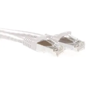 Witte 1 meter SFTP CAT6A patchkabel snagless met RJ45 connectoren fra ACT – produktbillede