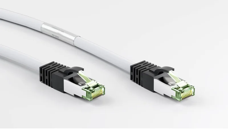 RJ45 (CAT 6A 10 m, 500 MHz) patchkabel met CAT 8.1 S/FTP raw kabel fra Goobay i Hvid – produktbillede